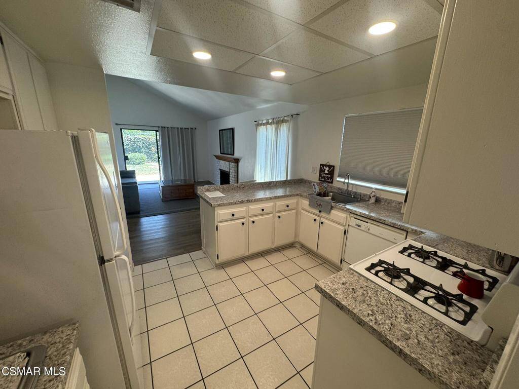 Simi Valley, CA 93063,4593 Lubbock DR