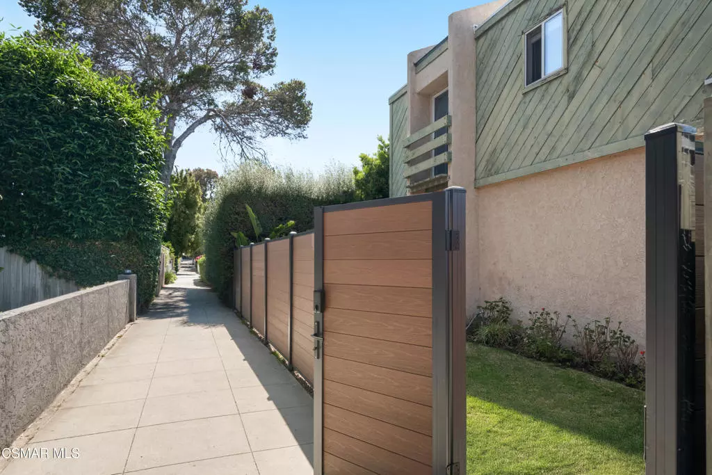 Santa Monica, CA 90405,717 Copeland CT #4
