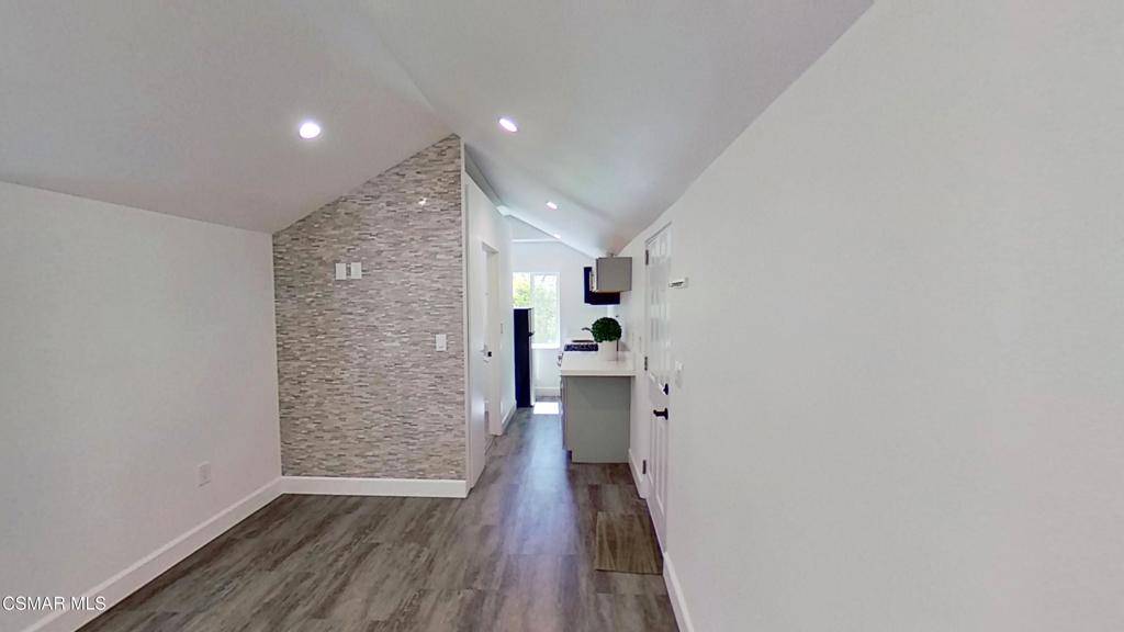 Thousand Oaks, CA 91362,959 Rancho RD #1/2