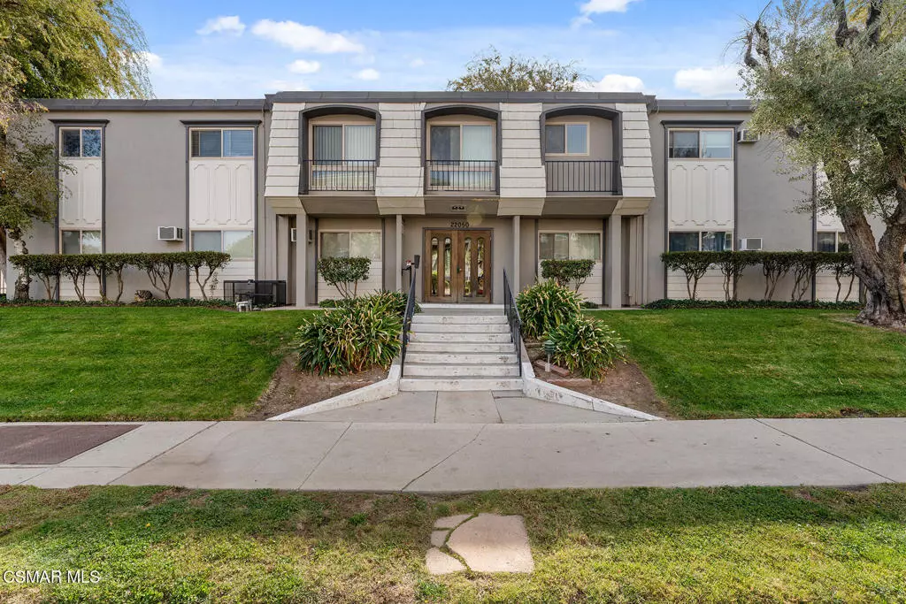 Woodland Hills, CA 91367,22050 Calvert ST #10