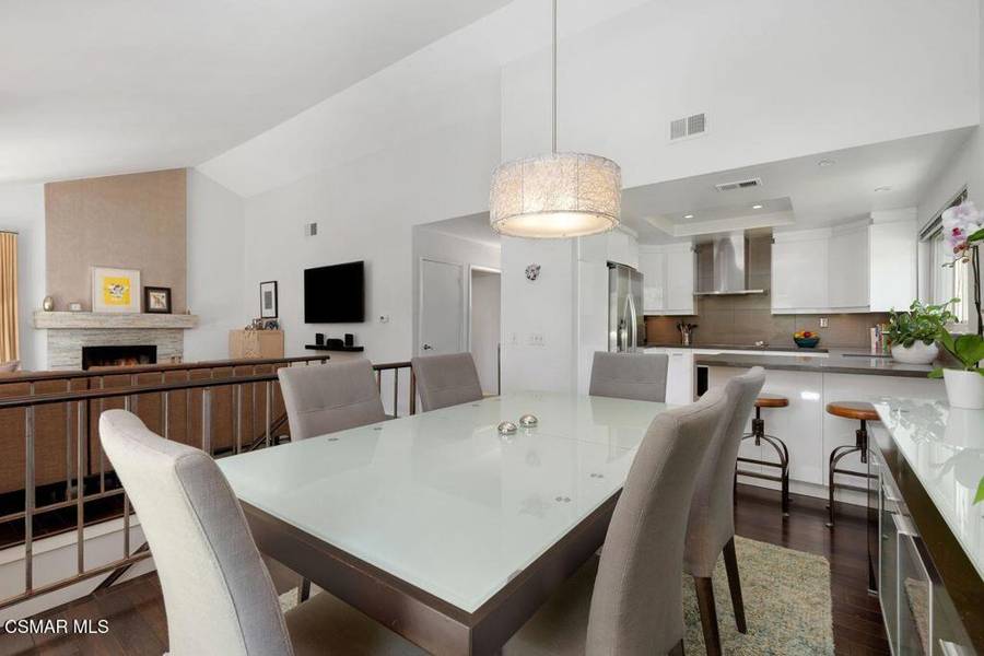 202 Estrellita LN, Oak Park, CA 91377