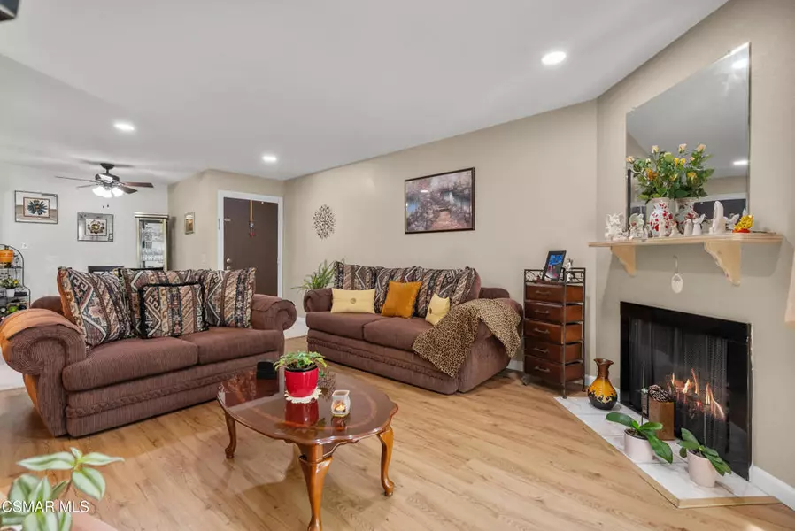 1256 Patricia AVE #3, Simi Valley, CA 93065