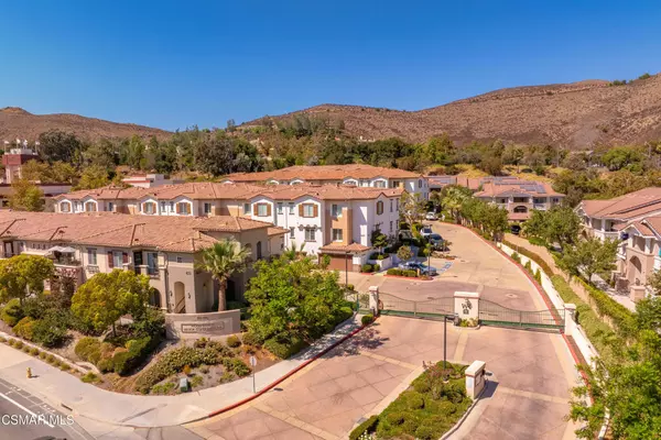 453 Country Club DR #205, Simi Valley, CA 93065