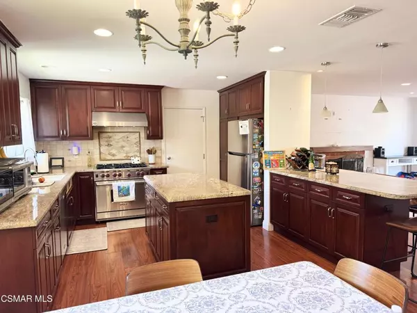 Calabasas, CA 91302,5808 Greenview RD