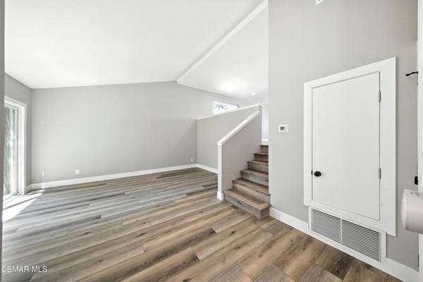 21019 Gresham ST #17, Canoga Park, CA 91304