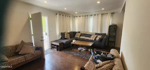 Woodland Hills, CA 91364,22438 Avenue San Luis