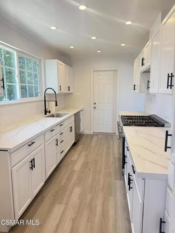 Thousand Oaks, CA 91360,1449 Calle Durazno