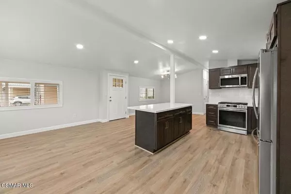 Moorpark, CA 93021,15750 Arroyo DR #214