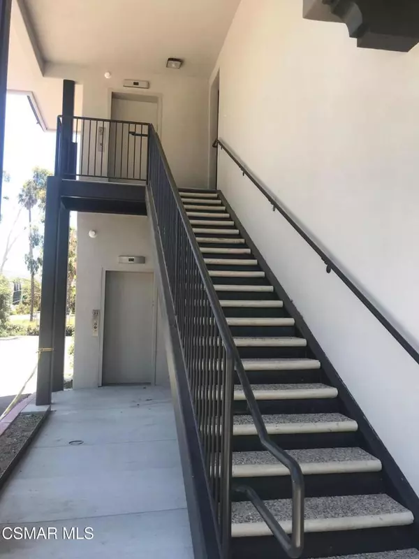 Simi Valley, CA 93065,1633 Erringer RD #207