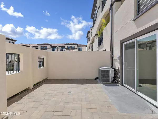 Thousand Oaks, CA 91360,910 Warwick AVE