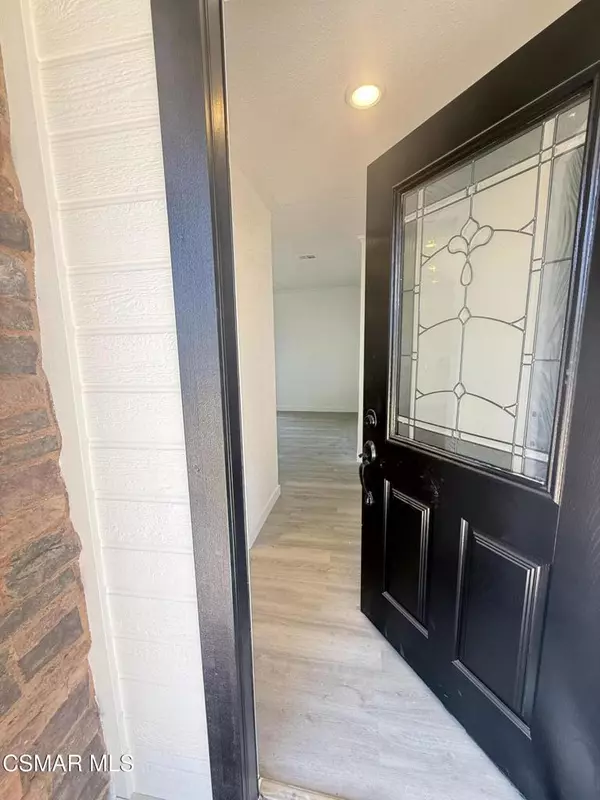 Thousand Oaks, CA 91360,1449 Calle Durazno