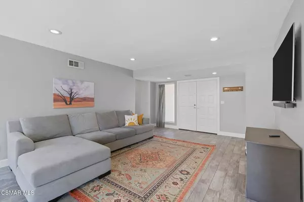 Simi Valley, CA 93063,2945 Dalhart AVE