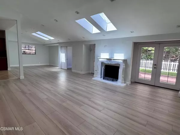 Woodland Hills, CA 91367,20445 Miranda ST