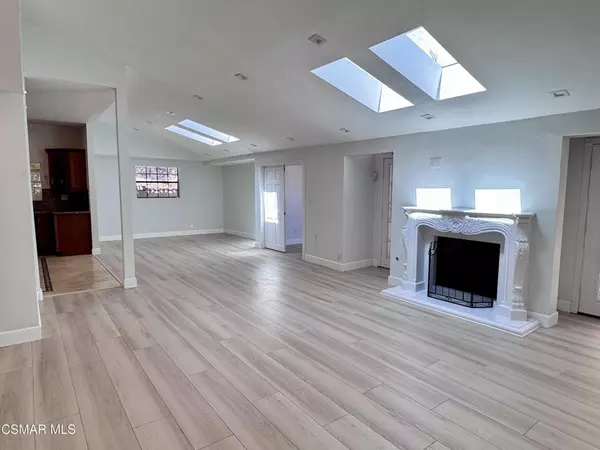 Woodland Hills, CA 91367,20445 Miranda ST