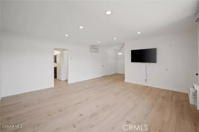 8800 Cedros AVE #204, Panorama City, CA 91402