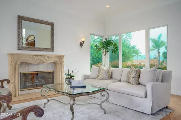 Camarillo, CA 93012,7111 Los Coyotes PL