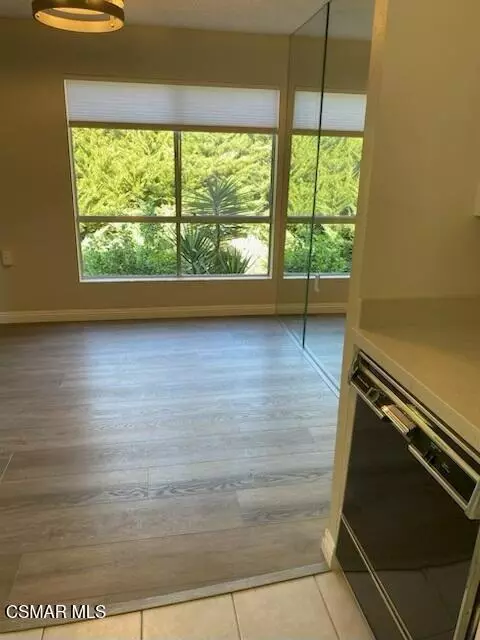 Thousand Oaks, CA 91360,286 Oakleaf DR #23