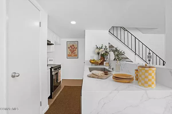 Simi Valley, CA 93063,2045 Avenida Refugio #2