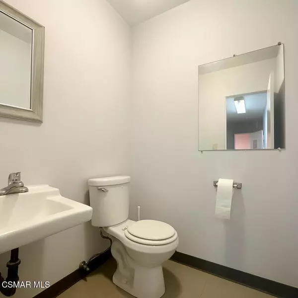 Canoga Park, CA 91304,8123 Remmet AVE