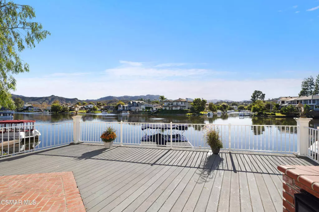 Westlake Village, CA 91361,32136 Beach Front LN