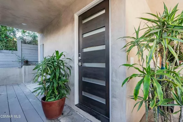 Los Angeles, CA 90049,116 Glenroy AVE