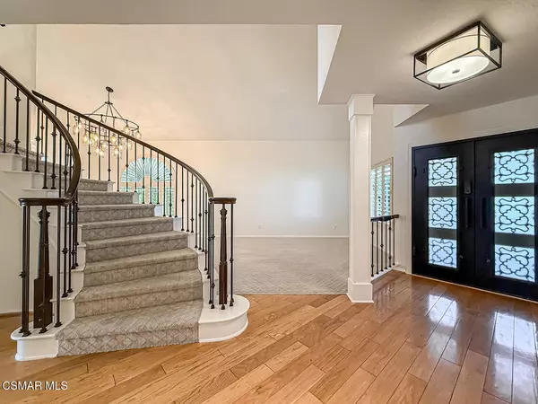 Porter Ranch, CA 91326,12057 Falcon Crest WAY