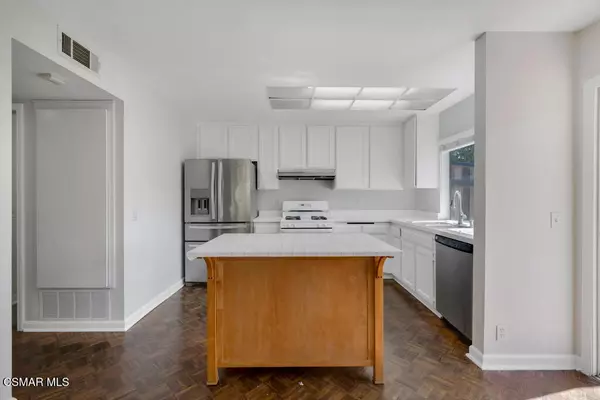 Camarillo, CA 93010,170 Spanish Moss PL