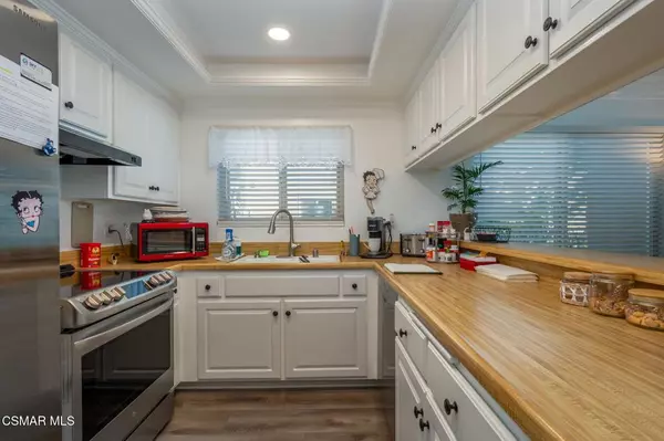 Thousand Oaks, CA 91360,248 Oakleaf DR #107