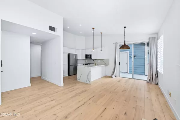 Thousand Oaks, CA 91362,2450 Pleasant WAY #J