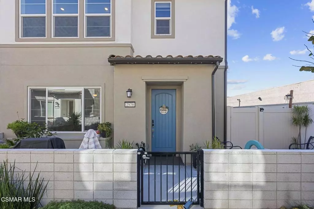 Simi Valley, CA 93065,2579 Little Rock LN