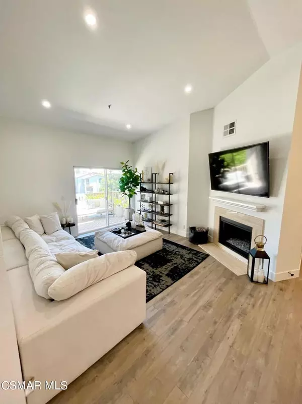 Oak Park, CA 91377,675 Oak Run TRL #405