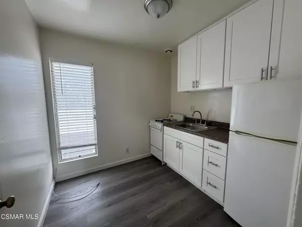 Van Nuys, CA 91401,13507 Victory BLVD #11