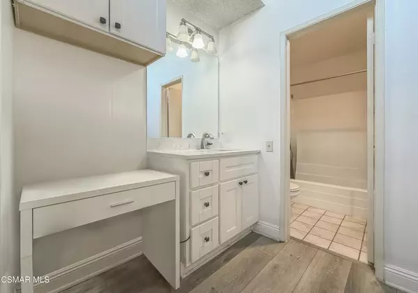 Encino, CA 91316,5460 White Oak AVE #F303