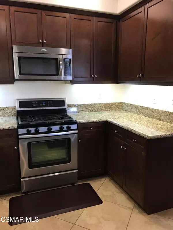 Newbury Park, CA 91320,1521 Silver Shadow DR