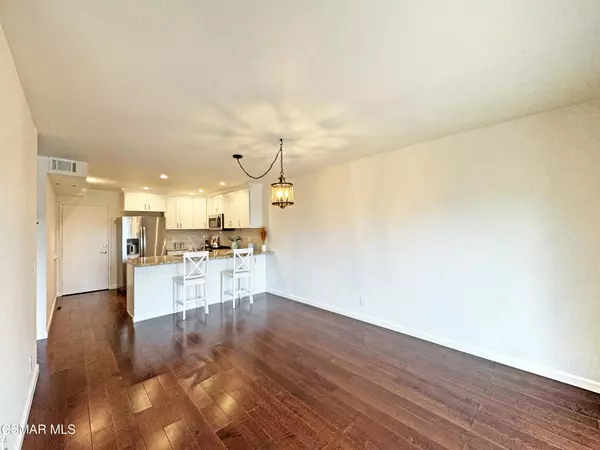 Newbury Park, CA 91320,607 Valley Oak LN