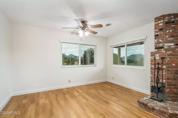 Newbury Park, CA 91320,130 Chisholm TRL