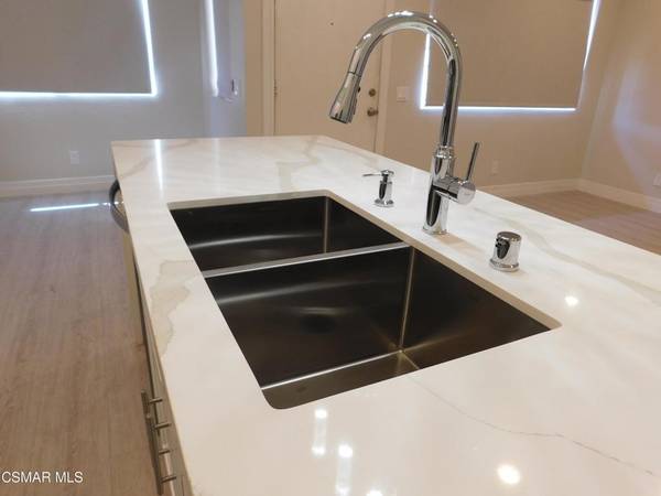 Thousand Oaks, CA 91362,116 Maegan PL #11