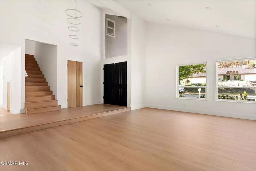 84 Sunny Vista AVE, Oak Park, CA 91377