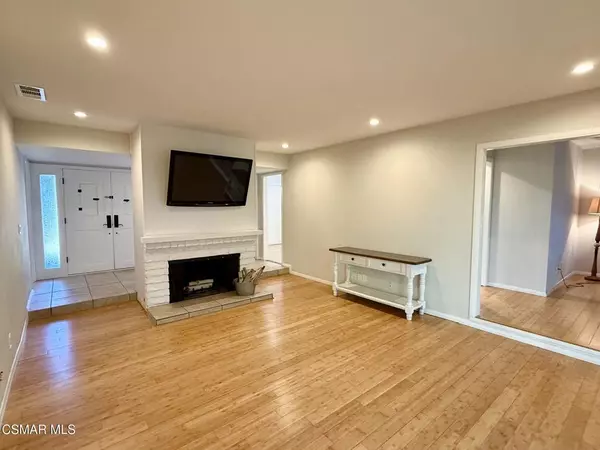 Thousand Oaks, CA 91362,1435 Morrow CIR