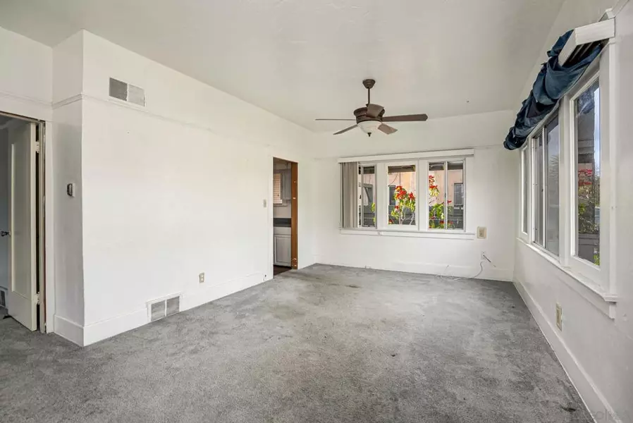 201 Zenith St, Chula Vista, CA 91911