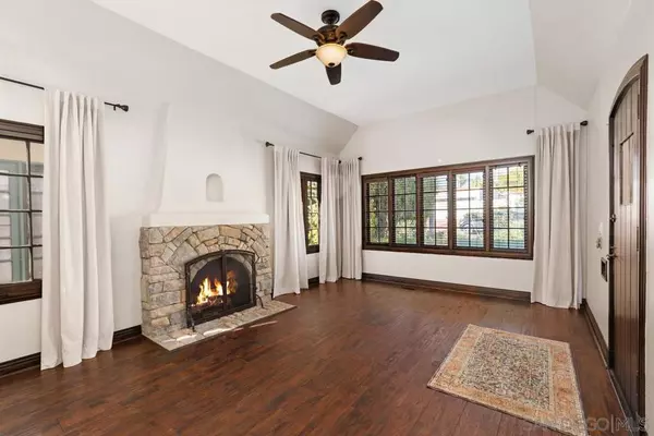 San Diego, CA 92116,4806 Sussex Dr