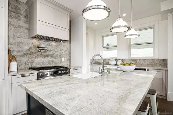 Coronado, CA 92118,558 G Ave