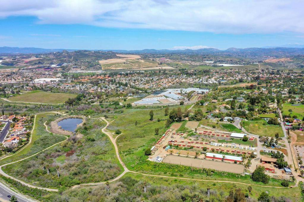 2260 Glenview Lane, Vista, CA 92084