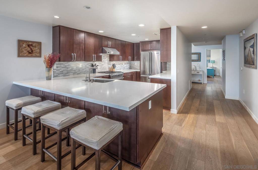 La Jolla, CA 92037,6767 Neptune Pl #101