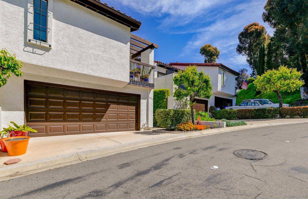 1030 Santa Helena Park Ct, Solana Beach, CA 92075