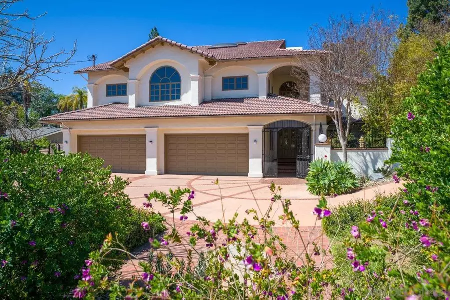 8645 Mariposa St, La Mesa, CA 91941