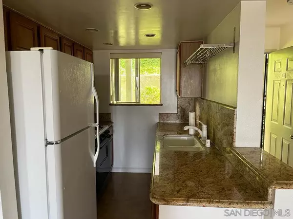 San Diego, CA 92116,4794 Arizona St #102