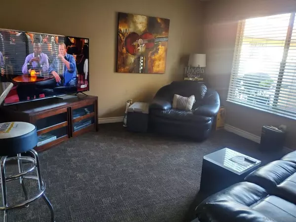 Chula Vista, CA 91911,565 Moss St #1