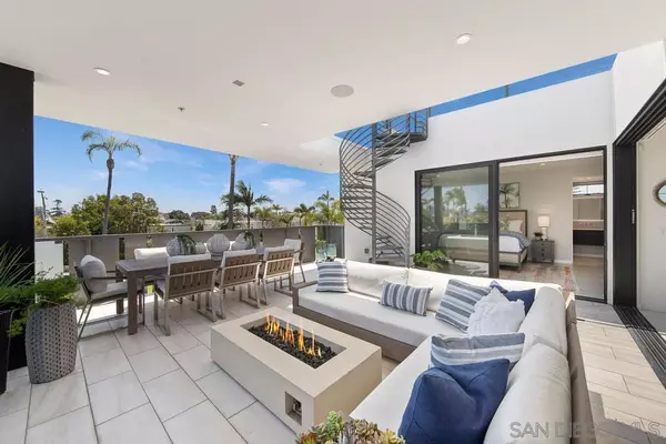 1014 5th St #3A, Coronado, CA 92118
