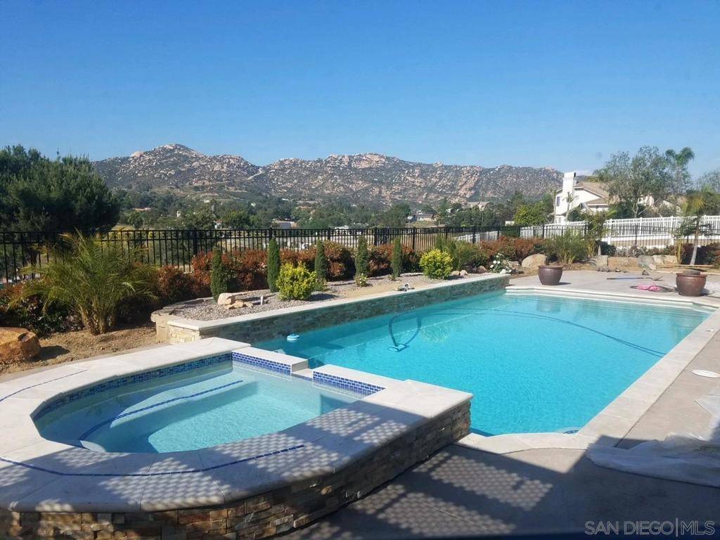 1401 Horsemill Road, El Cajon, CA 92021
